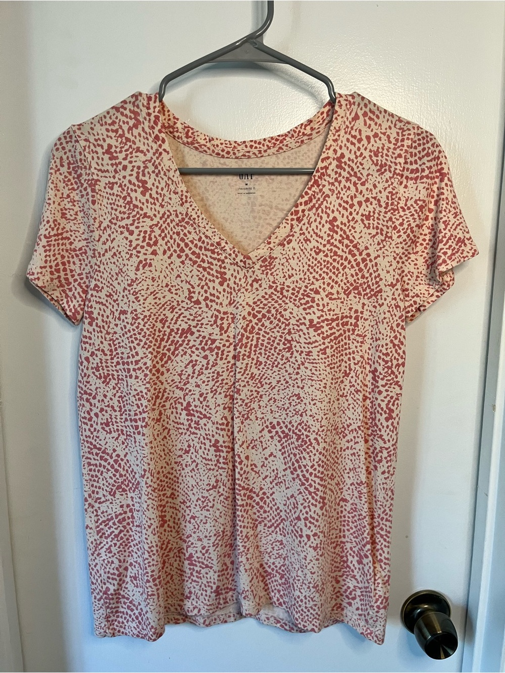 GAP Pink Speckled V-Neck Tee